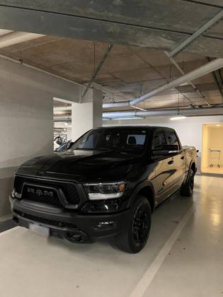RAM 1500 5.7 V8 GASOLINA REBEL CD 4X4 AUTOMÁTICO